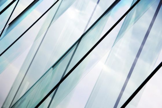 UV-resistentes Glas mit hoher Lichtdurchlässigkeit für langlebige Haltbarkeit