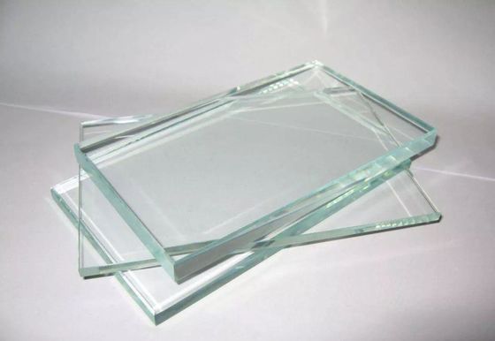UV-beständiges Glas mit hoher Haltbarkeit, leicht zu reinigen und umweltfreundlich für langlebige Leistung